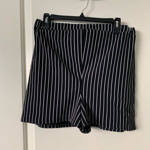 Boohoo maternity Shorts